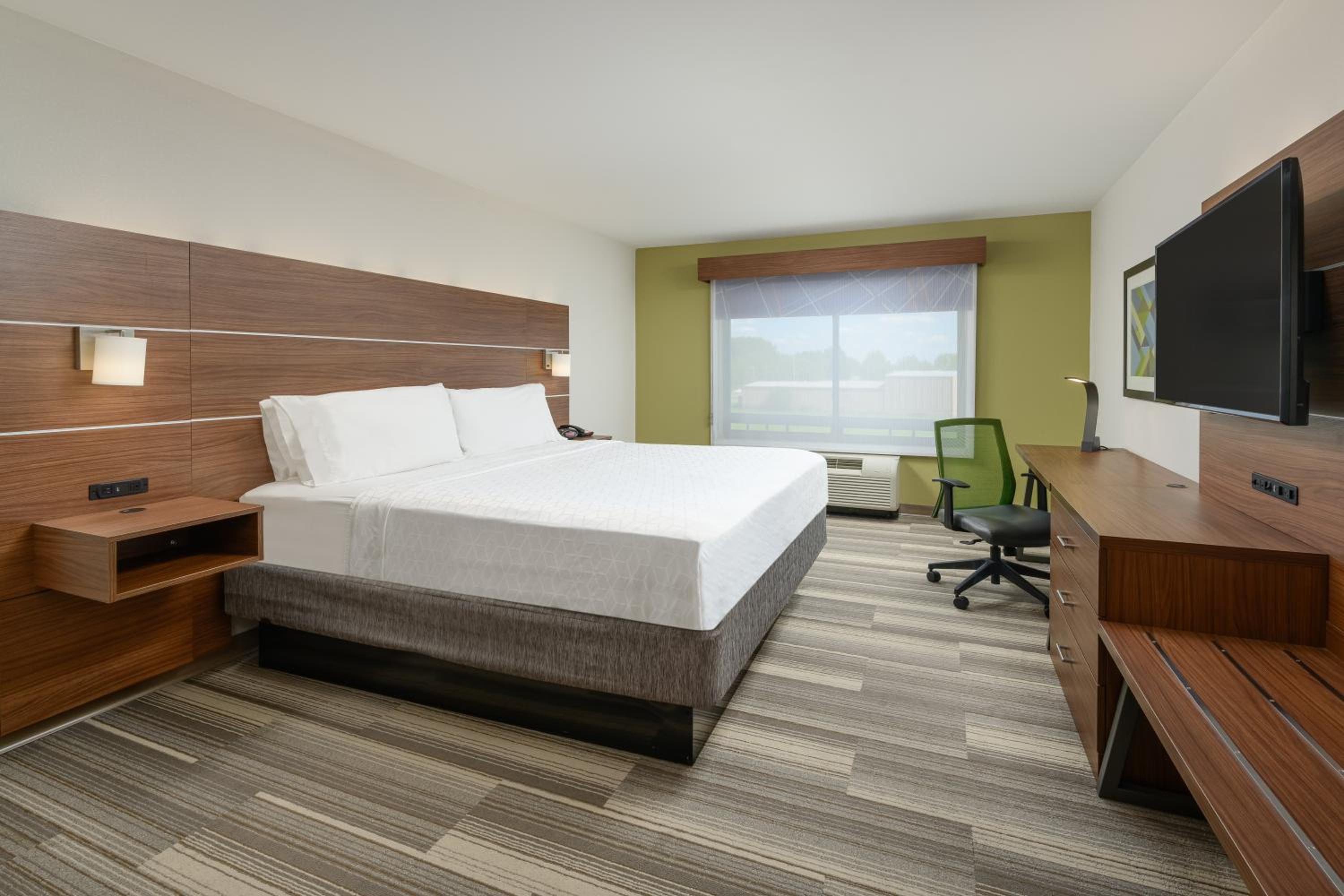 holiday inn express hotel and suites tullahoma by ihg