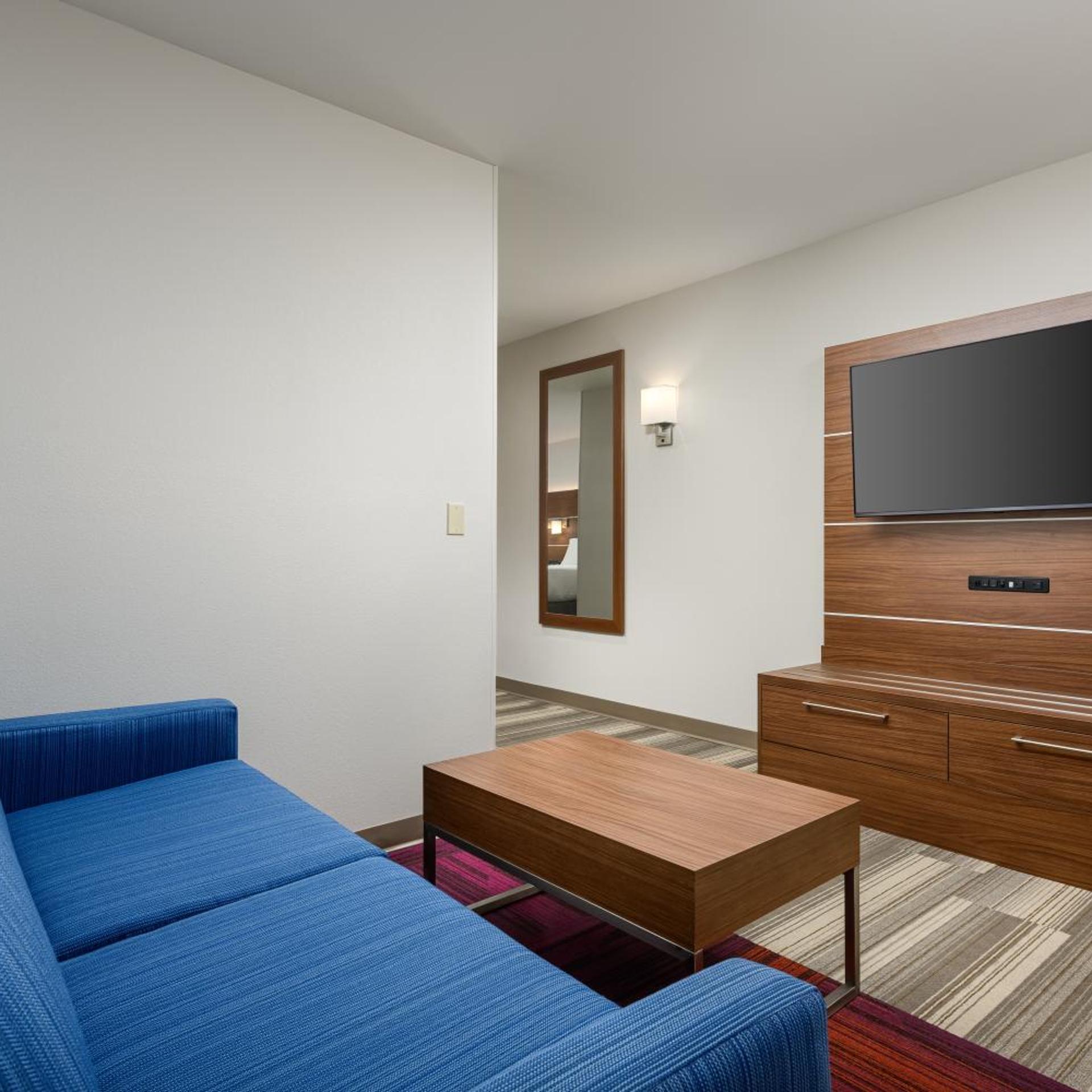 holiday inn express hotel and suites tullahoma by ihg
