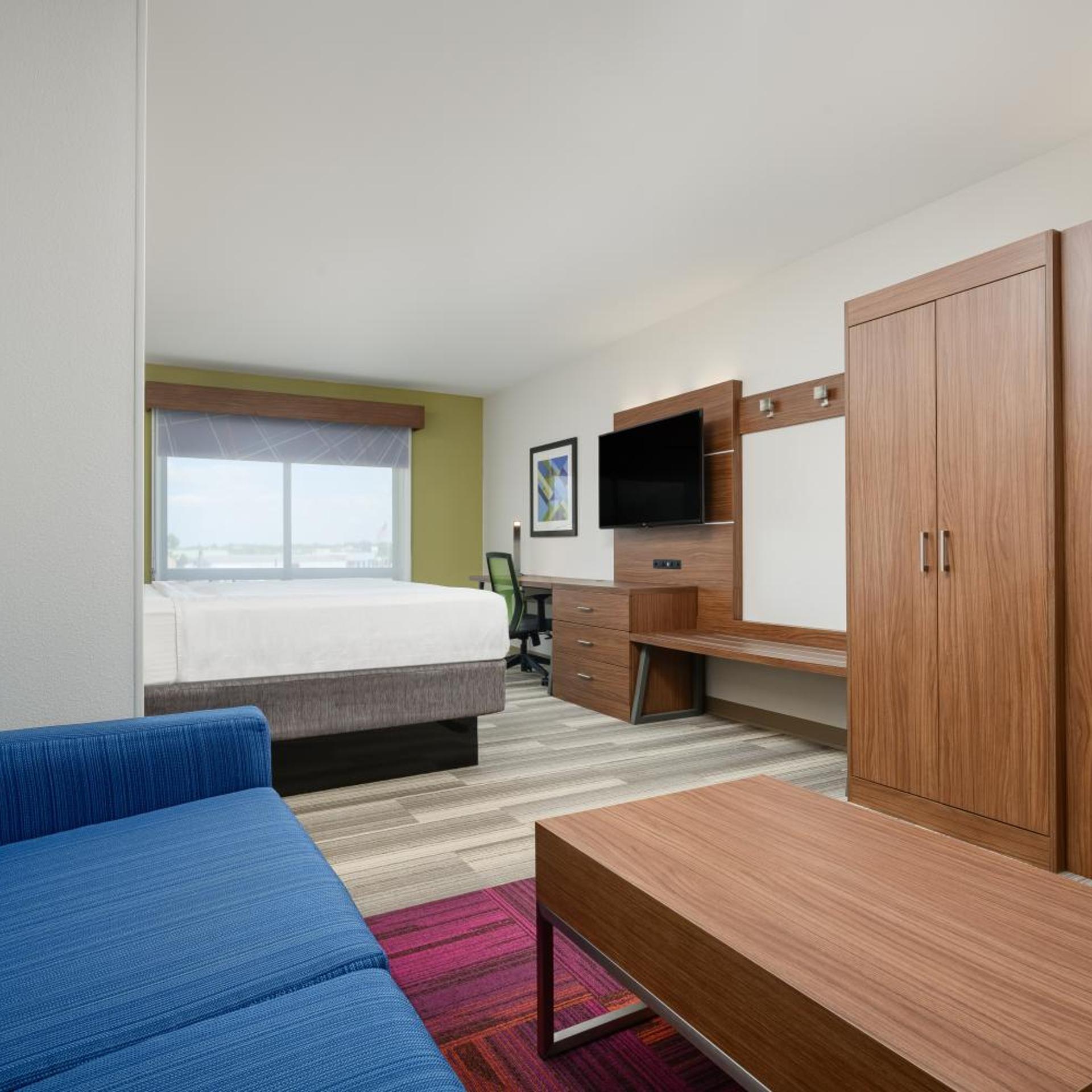 holiday inn express hotel and suites tullahoma by ihg