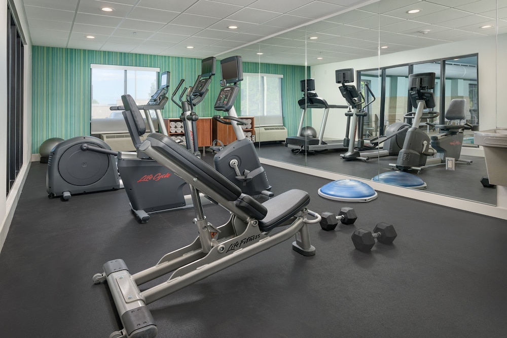 holiday inn express hotel and suites tullahoma by ihg