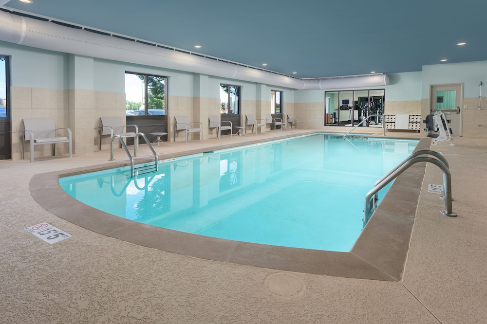 holiday inn express hotel and suites tullahoma by ihg