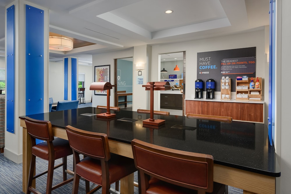 holiday inn express hotel and suites tullahoma by ihg