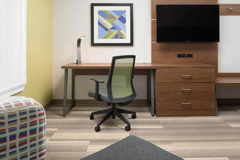holiday inn express hotel and suites tullahoma by ihg