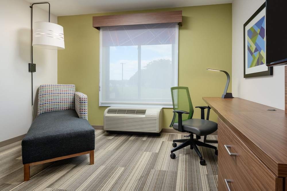 holiday inn express hotel and suites tullahoma by ihg