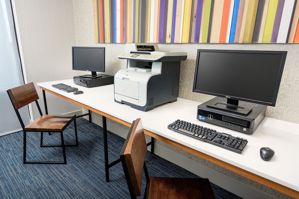 holiday inn express hotel and suites tullahoma by ihg