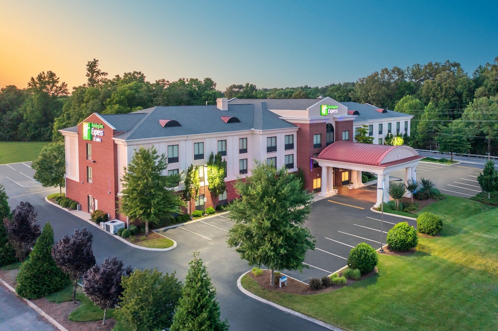 holiday inn express hotel and suites tullahoma by ihg