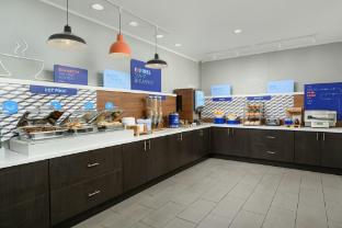 holiday inn express hotel and suites tullahoma by ihg