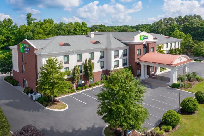 holiday inn express hotel and suites tullahoma by ihg