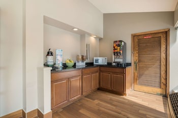 quality inn tulsa central