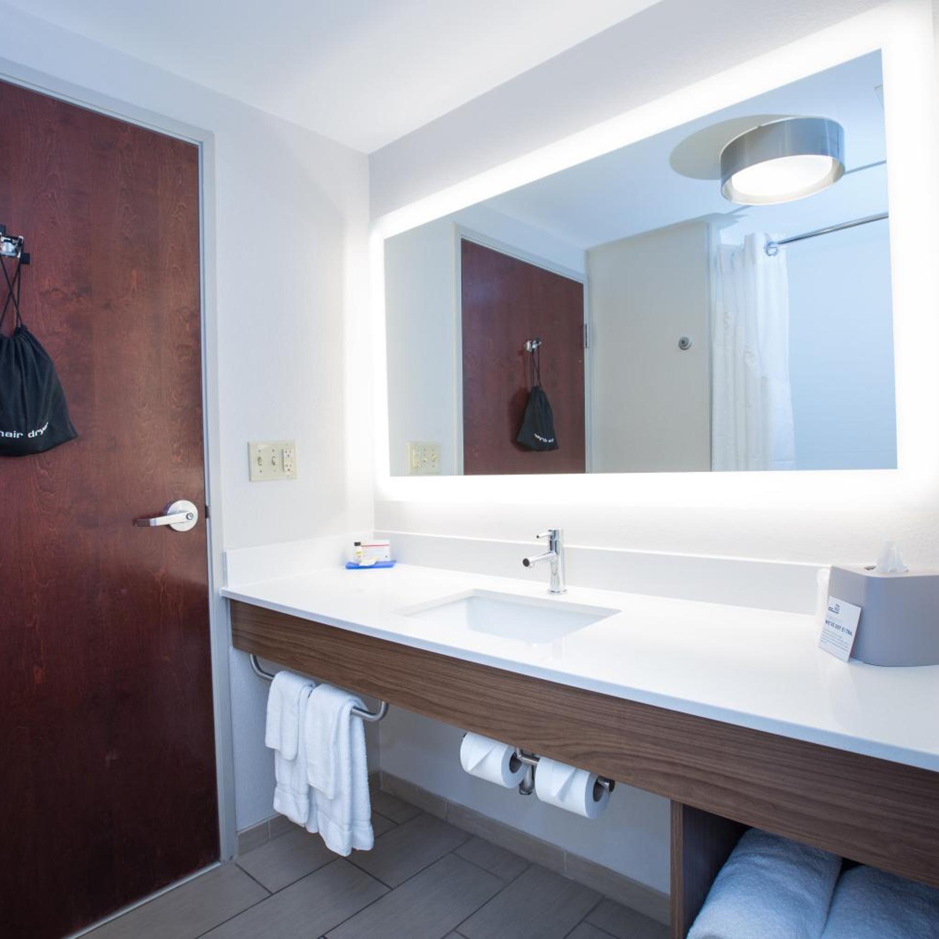 holiday inn express hotel and suites tupelo by ihg