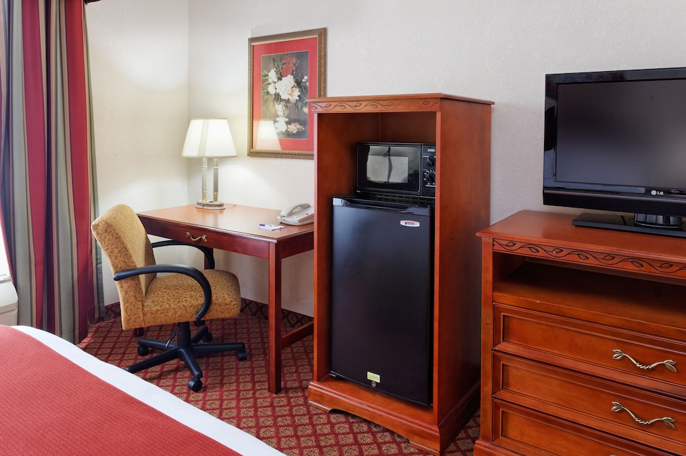 holiday inn express hotel and suites tupelo by ihg