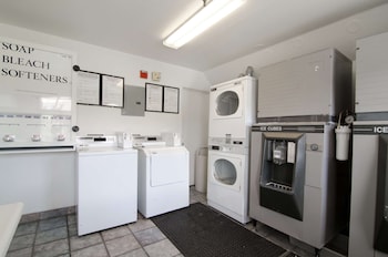 Motel 6 Twentynine Palms, Ca,San Bernardino County>>Joshua Tree,2 star