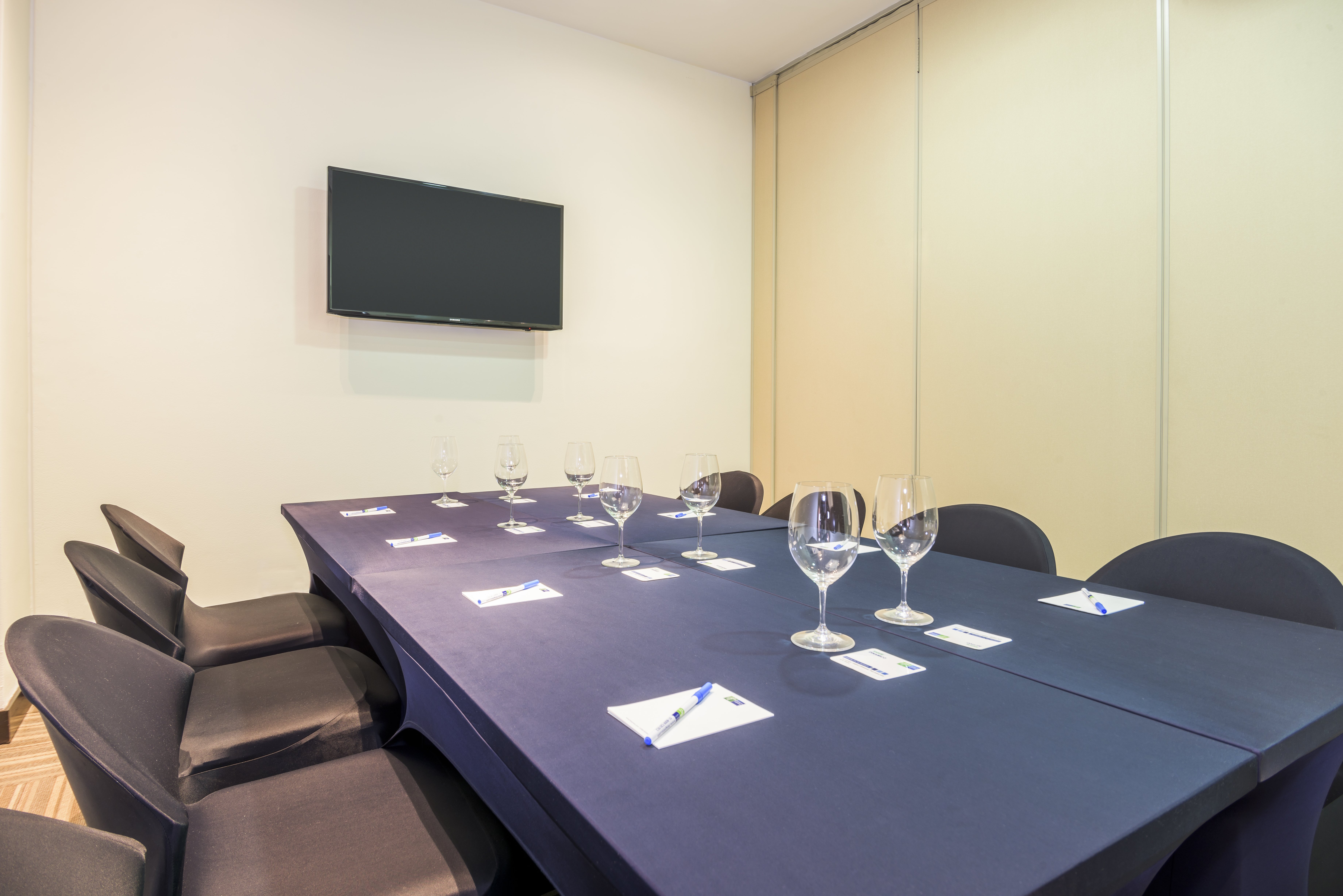 hotel holiday inn express bogota by ihg