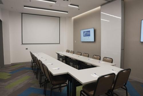 hotel holiday inn express bogota by ihg
