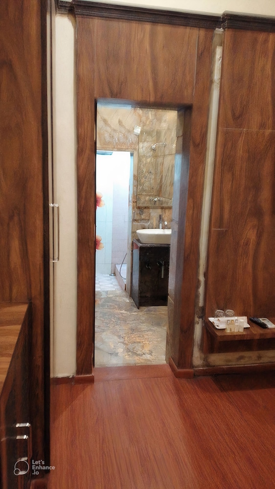 shandb hotel millennium inn prayagraj