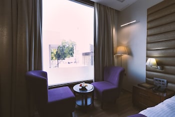 shandb hotel millennium inn prayagraj