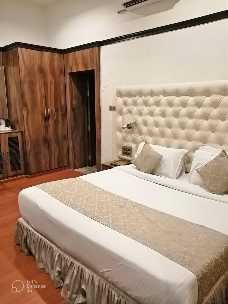 shandb hotel millennium inn prayagraj