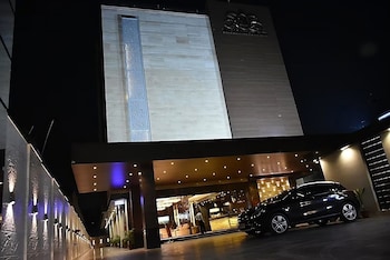 Sh&B - Hotel Millennium Inn, Prayagraj,,3 star