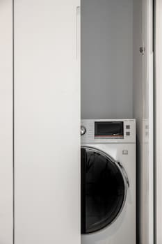 Mate George - By Homy,,4 star