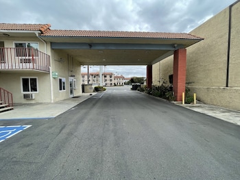 villa inn anaheim