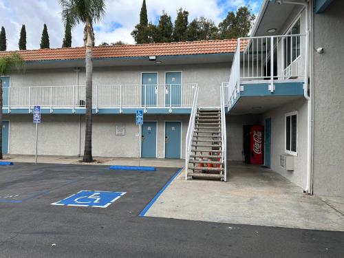 villa inn anaheim