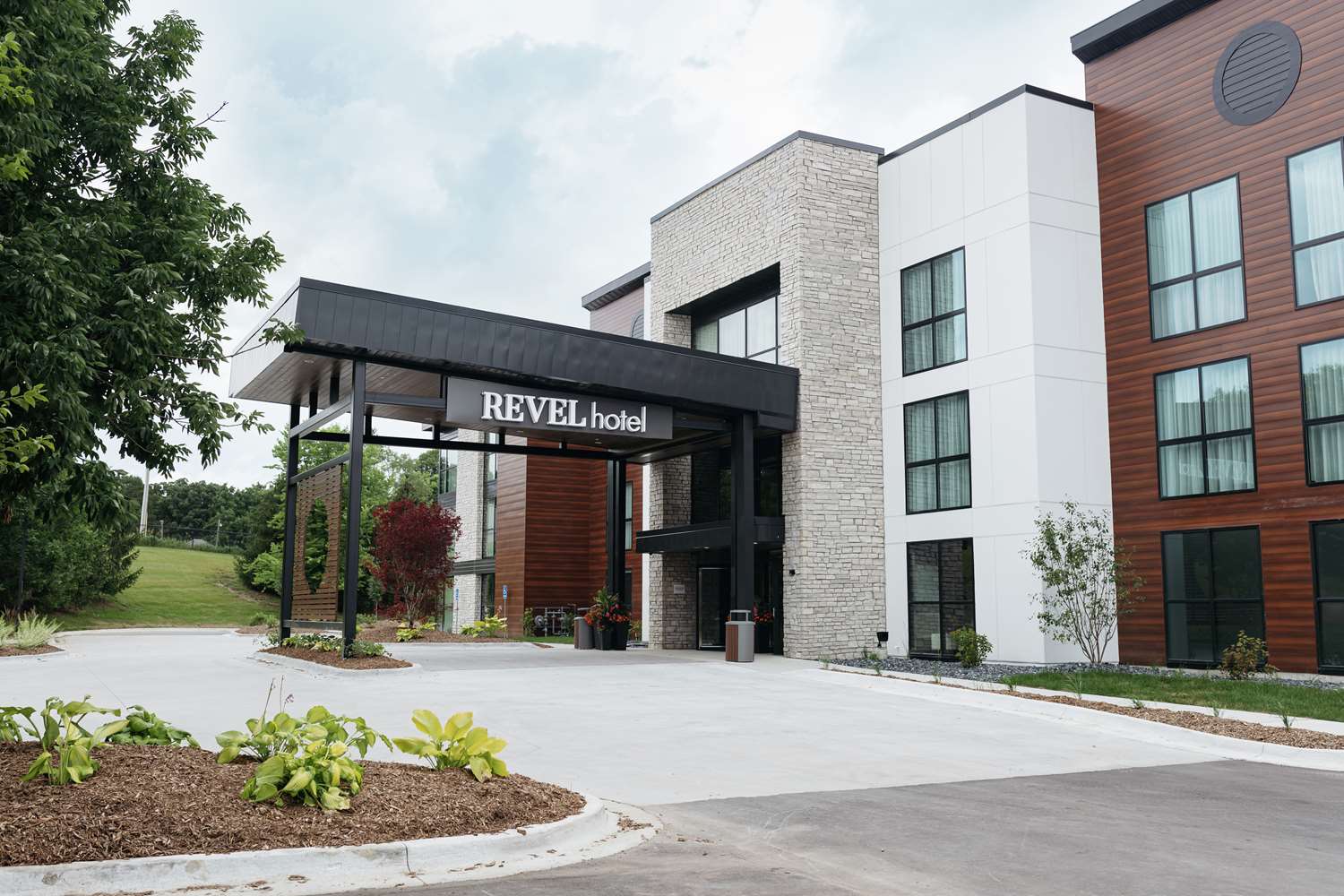 revel hotel des moines urbandale tapestry collection by hilton