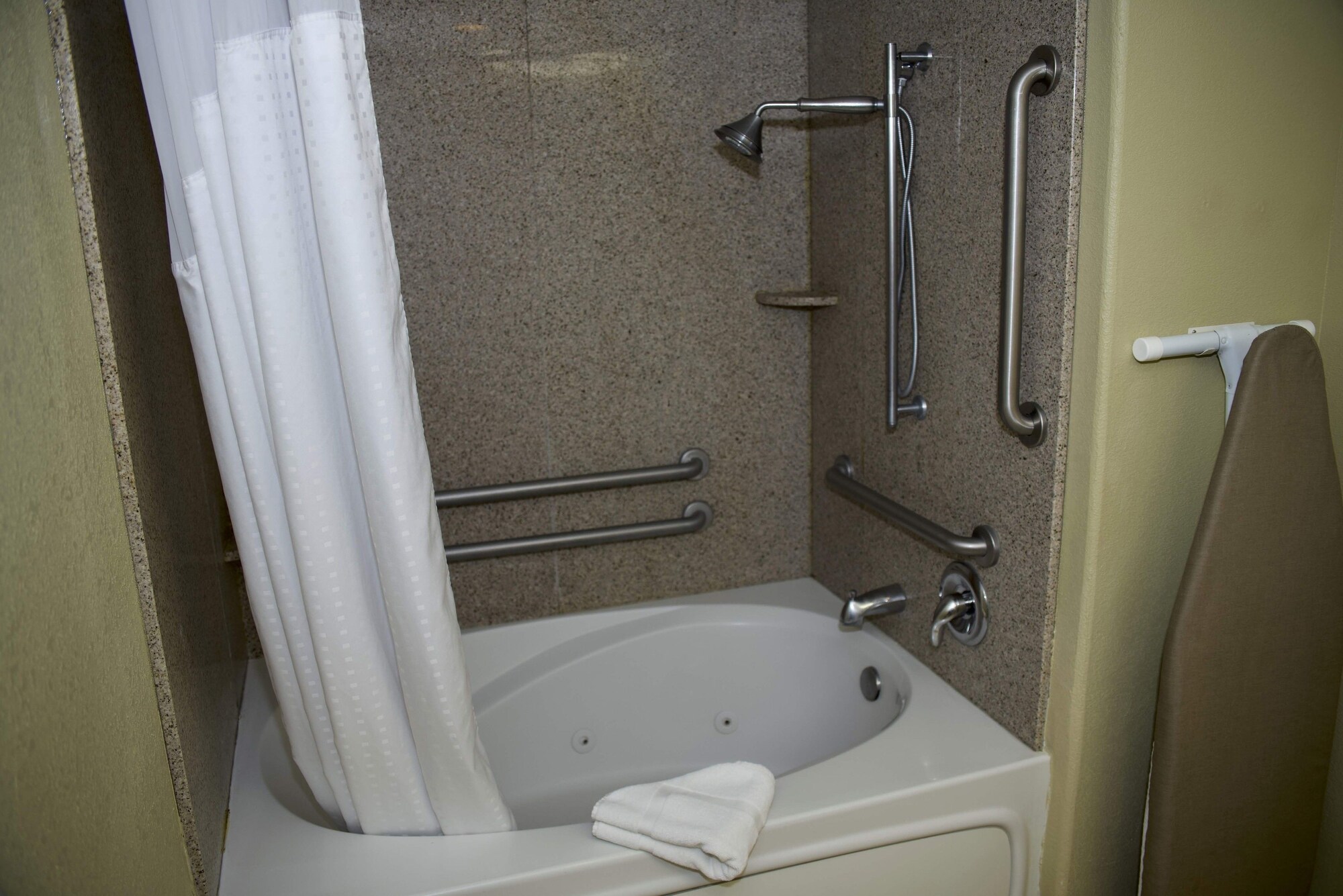 holiday inn express hotel and suites vacaville by ihg