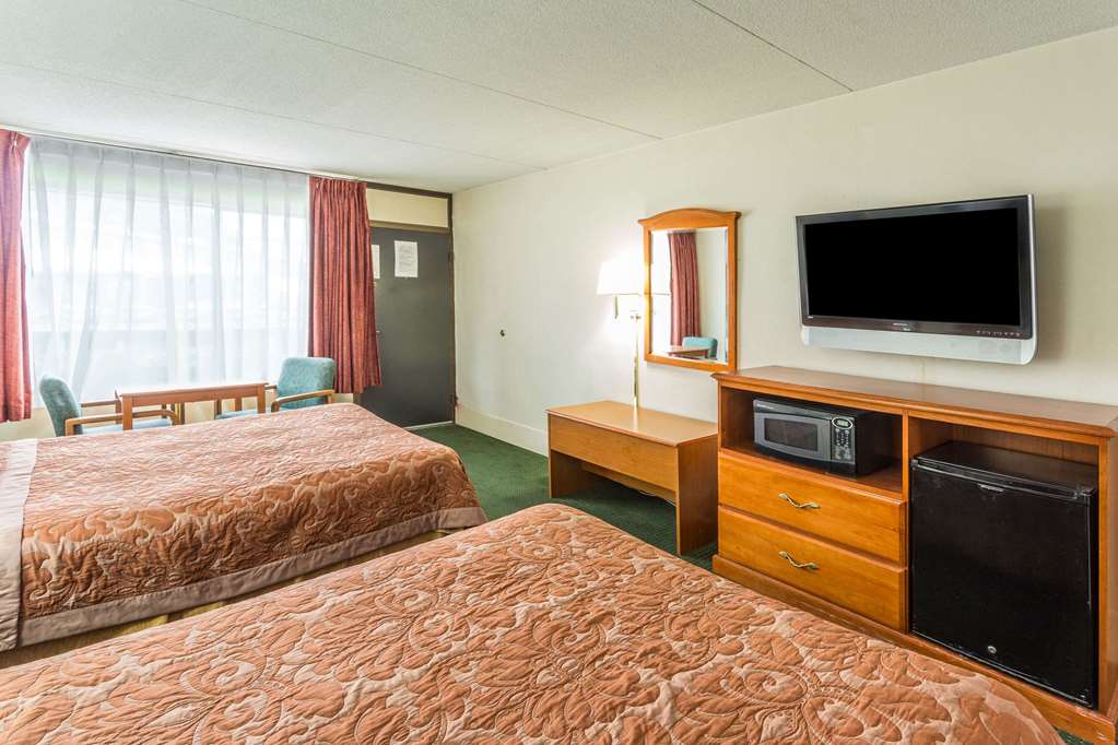 days inn by wyndham valdosta near valdosta mall