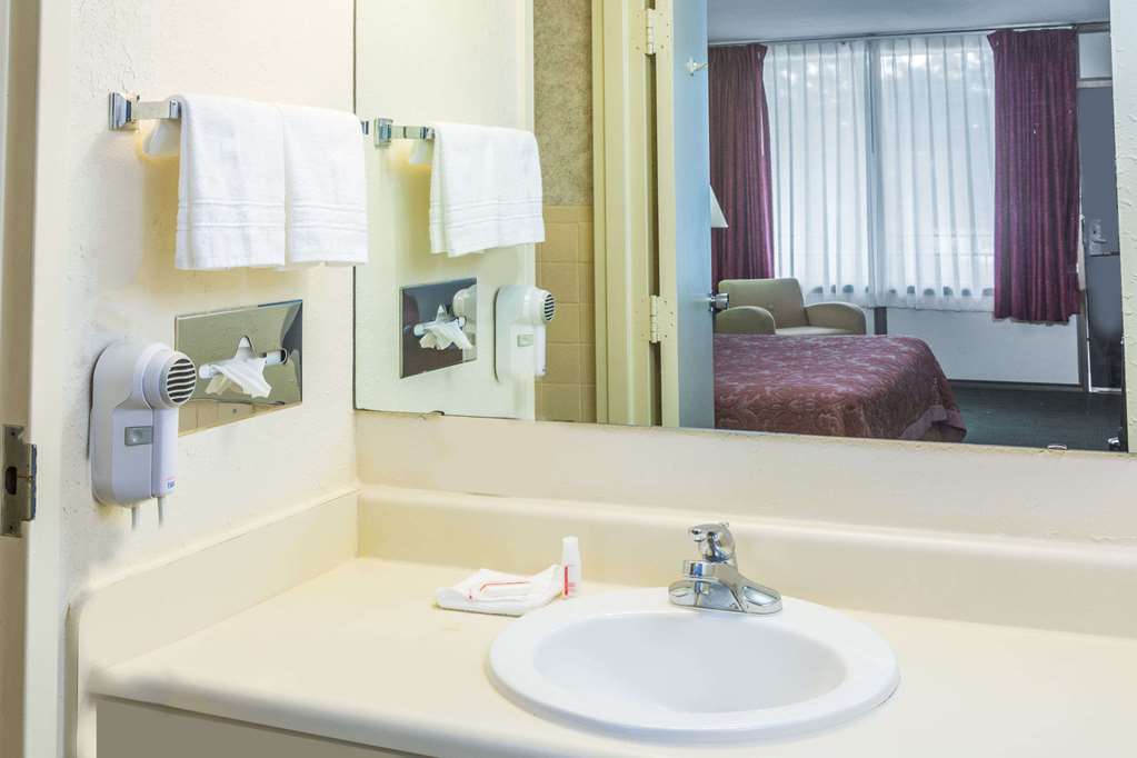 days inn by wyndham valdosta near valdosta mall