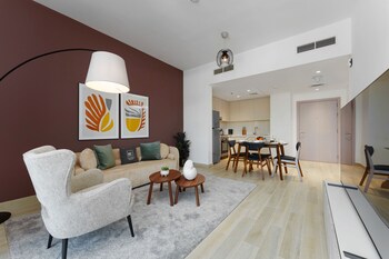 maison privee exquisite apt on yas island cls to all attractions