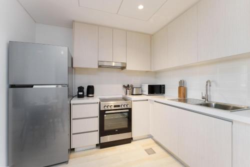 maison privee exquisite apt on yas island cls to all attractions