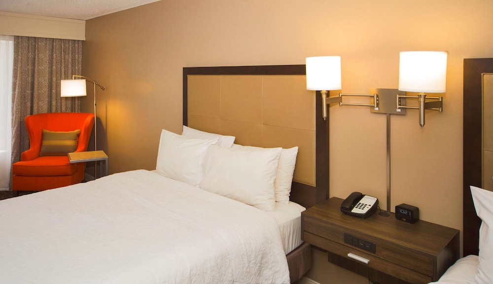 hampton inn and suites valdosta conference center