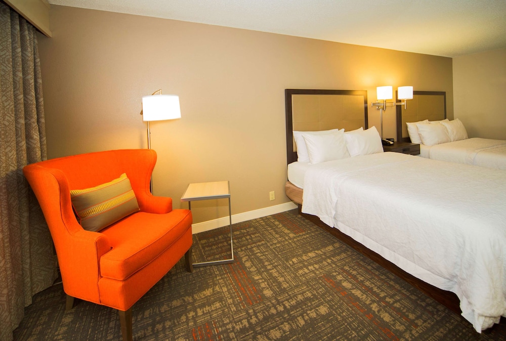 hampton inn and suites valdosta conference center