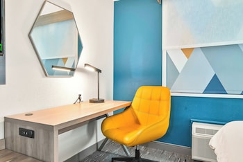 holiday inn express palestine by ihg