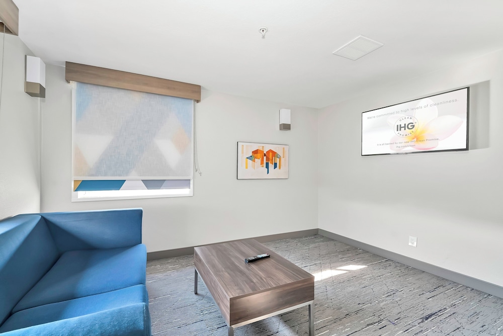 holiday inn express palestine by ihg