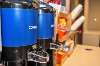 holiday inn express palestine by ihg