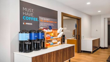 holiday inn express palestine by ihg