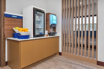 holiday inn express palestine by ihg