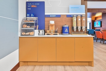 holiday inn express palestine by ihg