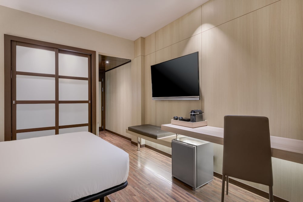 Ac Hotel Ciutat De Palma By Marriott,Majorca>>Balearic Islands,4 star