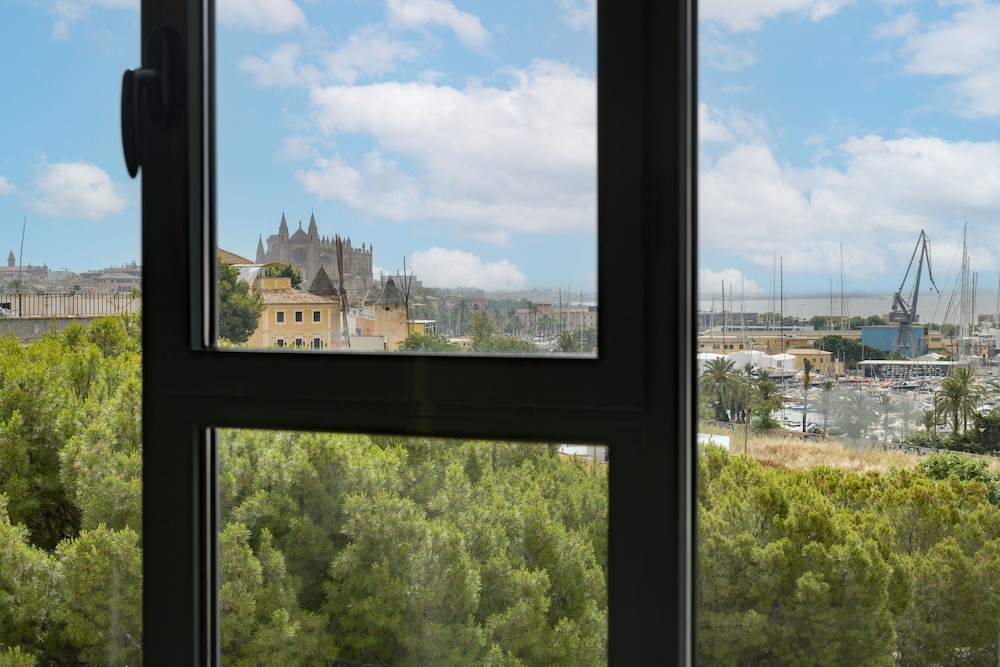 Ac Hotel Ciutat De Palma By Marriott,Majorca>>Balearic Islands,4 star