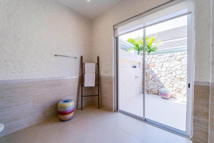 luxury 7 bedroom pool villa wl67