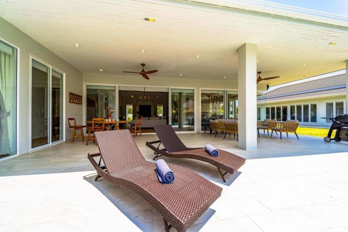 luxury 7 bedroom pool villa wl67