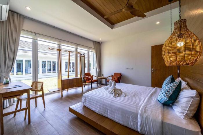 luxury 7 bedroom pool villa wl67