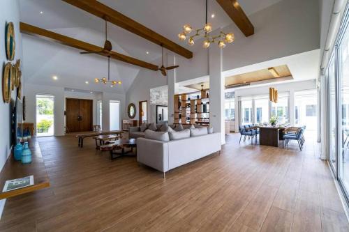 luxury 7 bedroom pool villa wl67