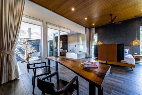 luxury 7 bedroom pool villa wl67