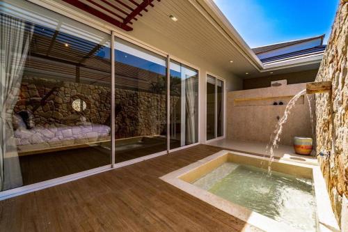 luxury 7 bedroom pool villa wl67