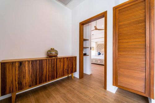 luxury 7 bedroom pool villa wl67