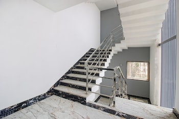 Via Dark Inn,,3 star