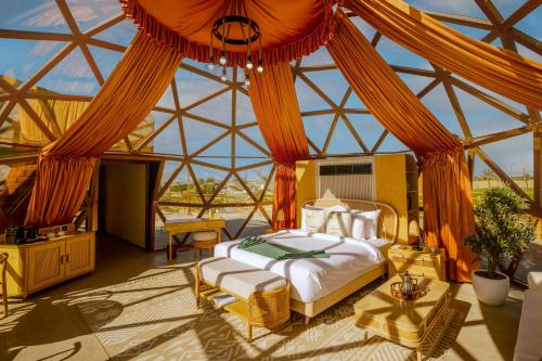 al marmoom oasis luxury experiential desert domes